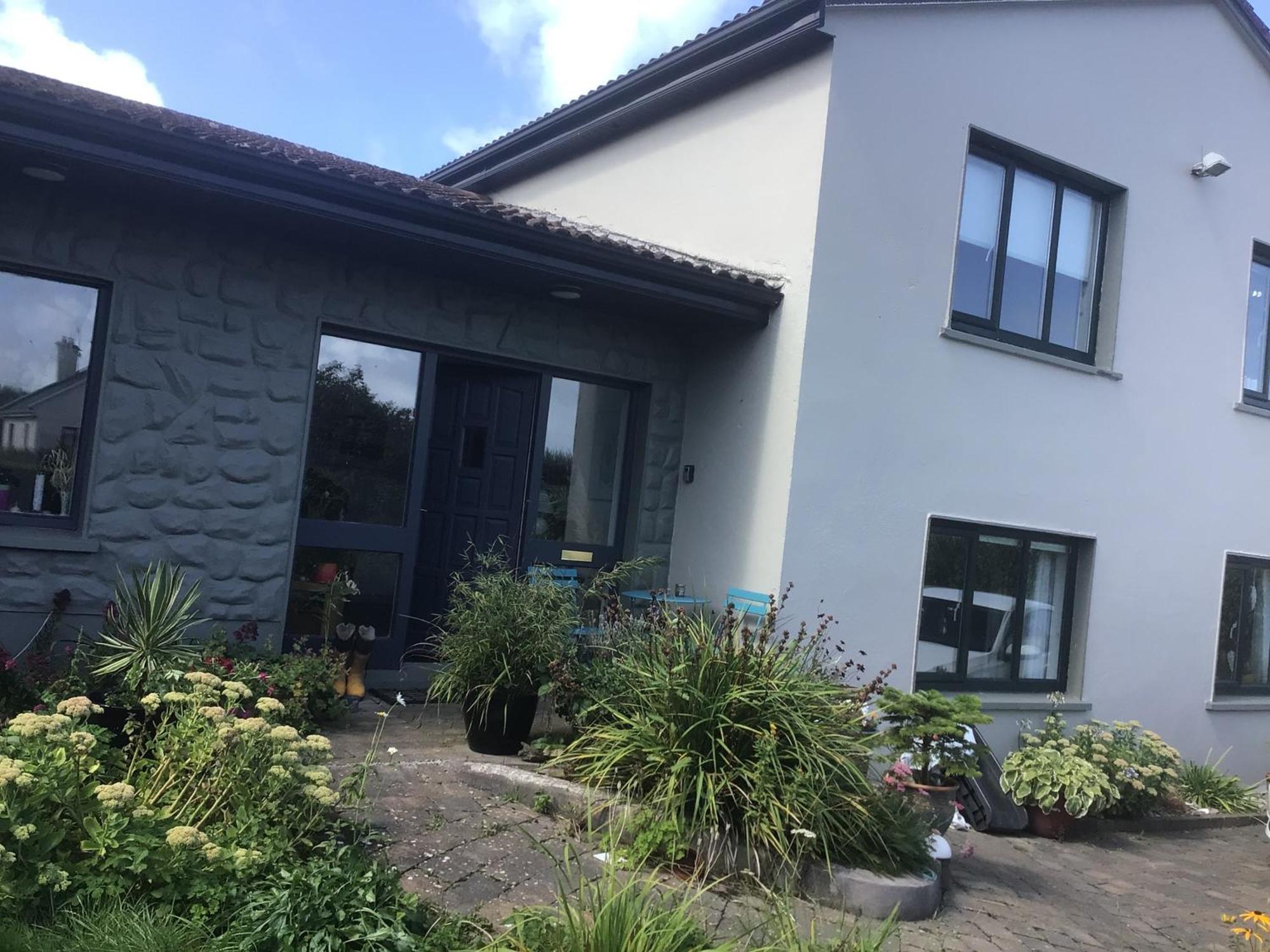 Cosy Apartment Milltown Malbay Exterior photo